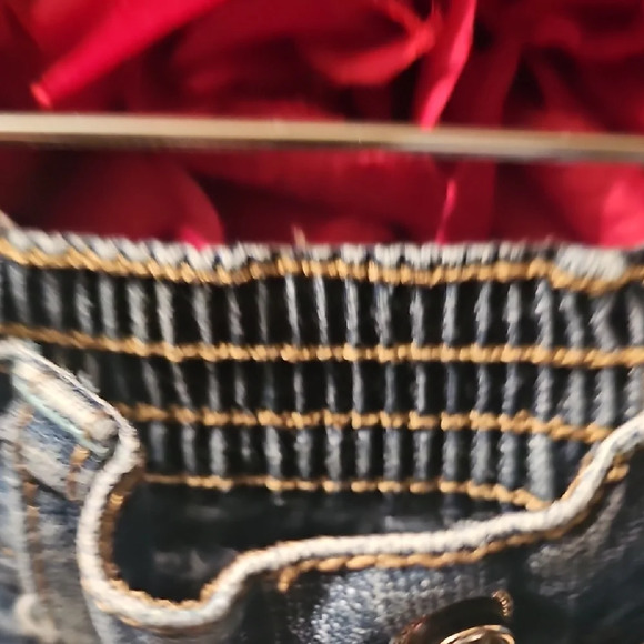 Faded Glory Blue Butterfly Detail Denim Capri Jeans Size 6 - Picture 3 of 8